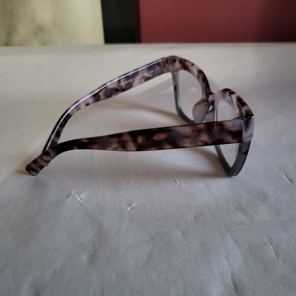 VINCE CAMUTO TORTOISHELL READING GLASSES +2.00 - Picture 2 of 6